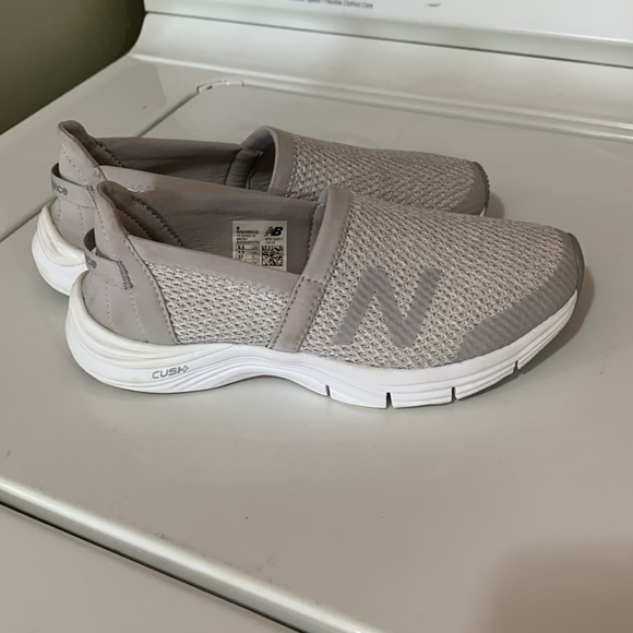 New Balance ( women’s, slip on shoes) - Picture 4 of 11